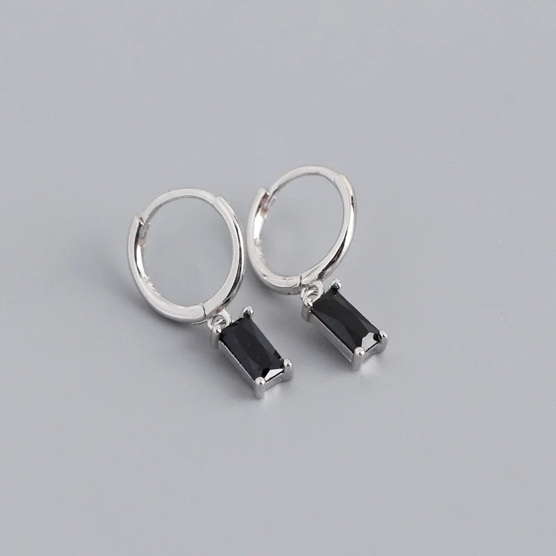 Geometrische Ohrringe aus Sterlingsilber mit schwarzem Diamanten PX11