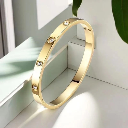 Retro Round Gold Bracelet